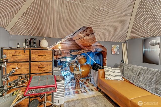 926 S Ainsworth Avenue, Tacoma, WA 98405