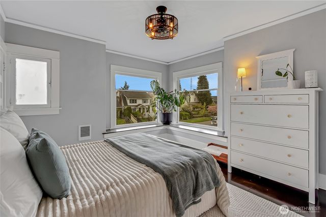 926 S Ainsworth Avenue, Tacoma, WA 98405