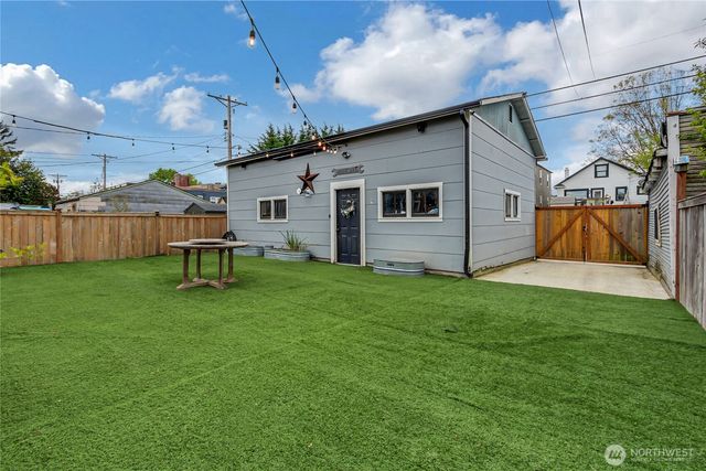 926 S Ainsworth Avenue, Tacoma, WA 98405