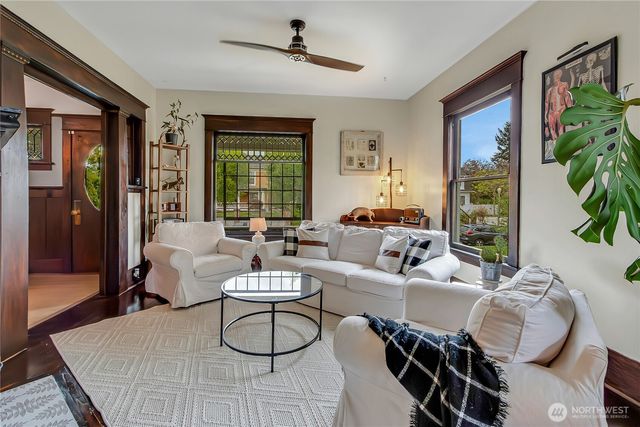 926 S Ainsworth Avenue, Tacoma, WA 98405