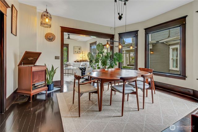 926 S Ainsworth Avenue, Tacoma, WA 98405