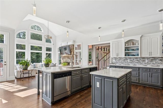 188 Covered Bridge SW Trail, Smyrna, GA 30082