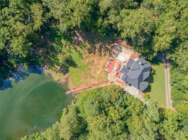 188 Covered Bridge SW Trail, Smyrna, GA 30082