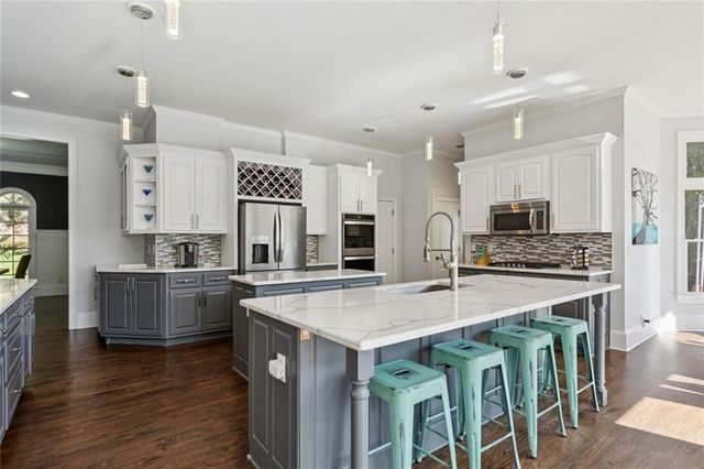 188 Covered Bridge SW Trail, Smyrna, GA 30082