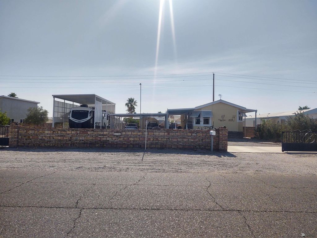 11758 S Bonnie Ave, Yuma, AZ 85367