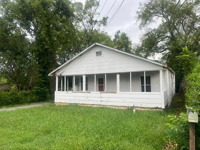 523 W Gordon Avenue, Rossville, GA 30741