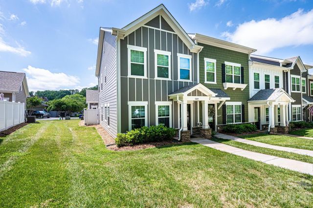 1809 Edgewater Drive NW, Conover, NC 28613