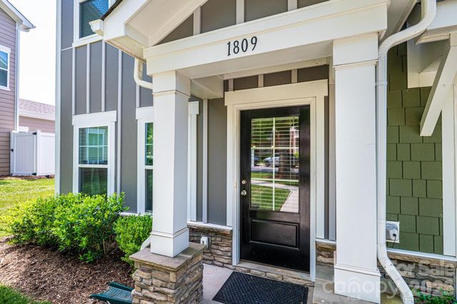 1809 Edgewater Drive NW, Conover, NC 28613