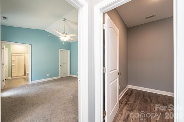 1809 Edgewater Drive NW, Conover, NC 28613