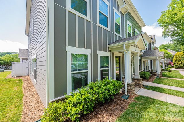 1809 Edgewater Drive NW, Conover, NC 28613
