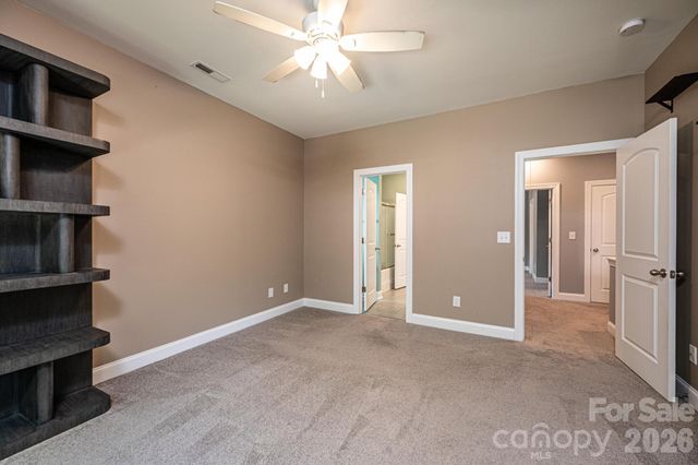 1809 Edgewater Drive NW, Conover, NC 28613