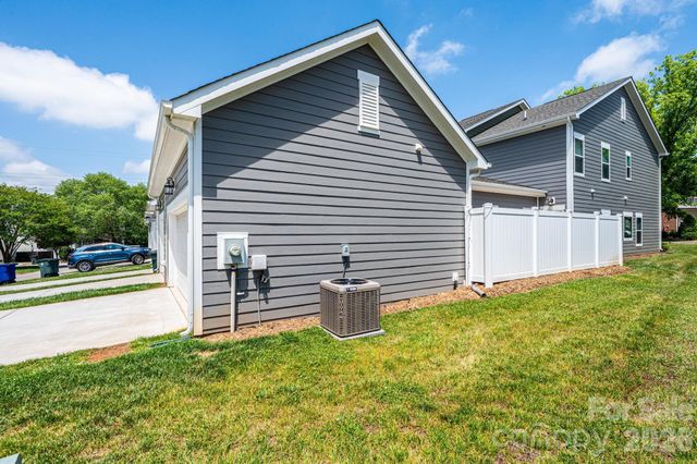 1809 Edgewater Drive NW, Conover, NC 28613