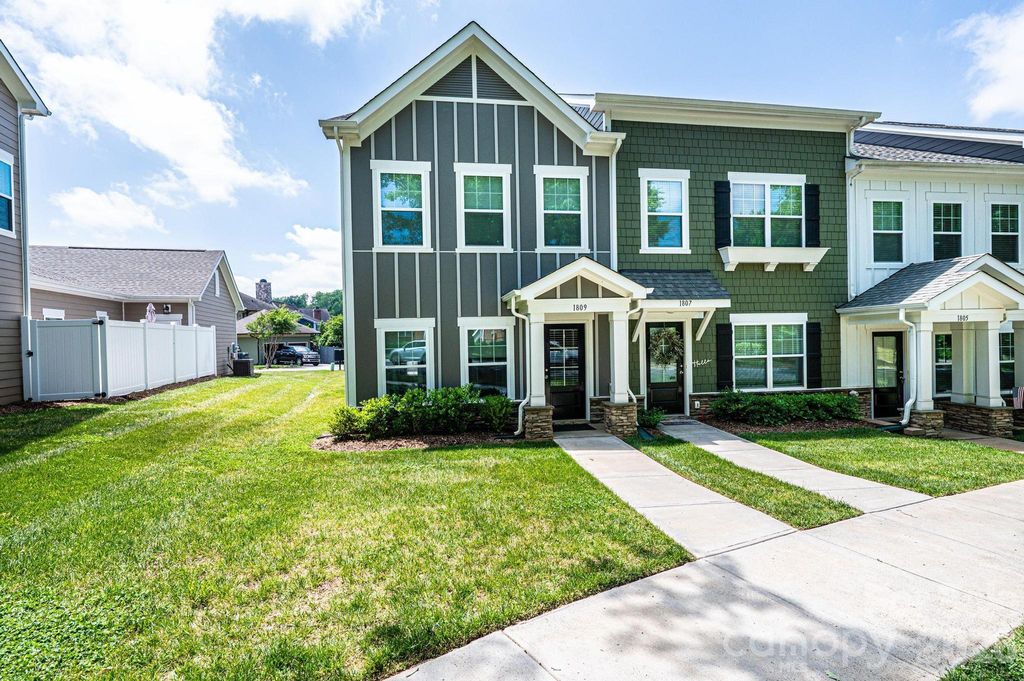 1809 Edgewater Drive NW, Conover, NC 28613