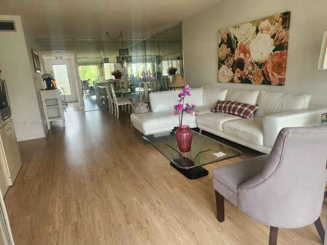 3571 Inverrary Drive 307, Lauderhill, FL 33319