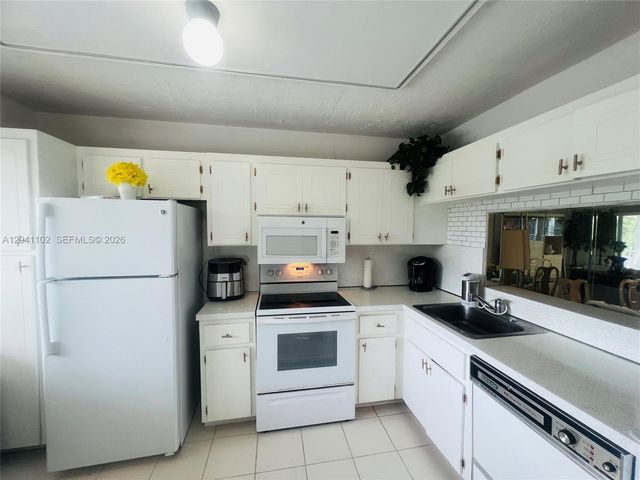 3571 Inverrary Drive 307, Lauderhill, FL 33319