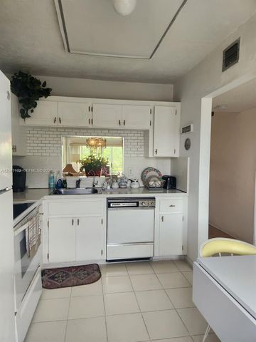 3571 Inverrary Drive 307, Lauderhill, FL 33319