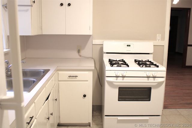 714 S Quebec Avenue, Tulsa, OK 74112