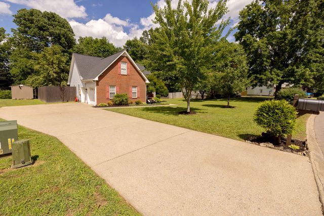 2027 Skyline Dr, Goodlettsville, TN 37072