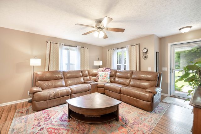 2027 Skyline Dr, Goodlettsville, TN 37072