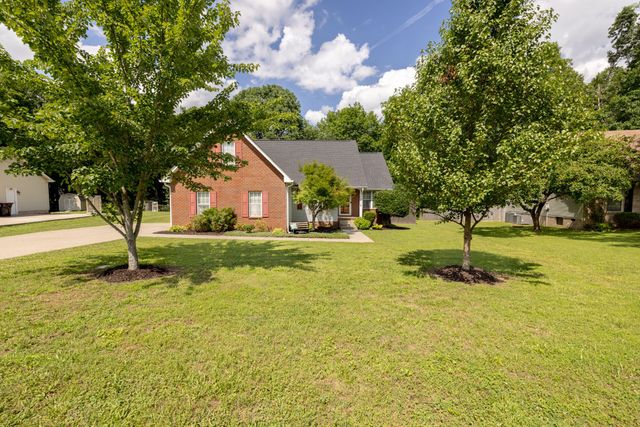 2027 Skyline Dr, Goodlettsville, TN 37072