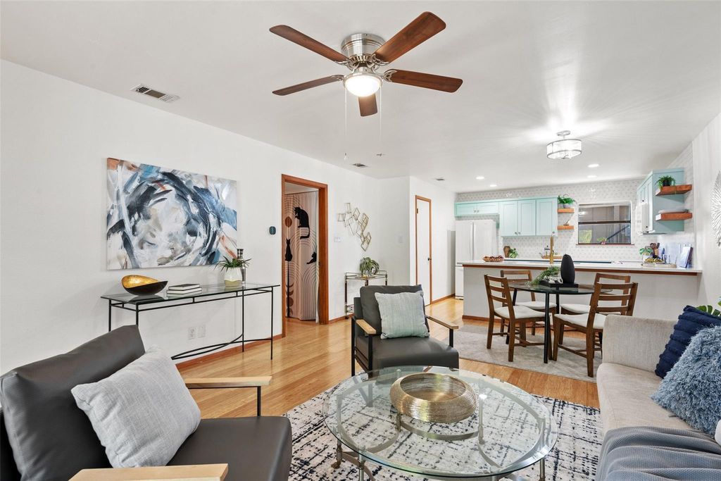 8623 Putnam DR A, Austin, TX 78757