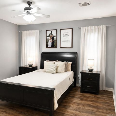 4 Wallace Way, Vilonia, AR 72173