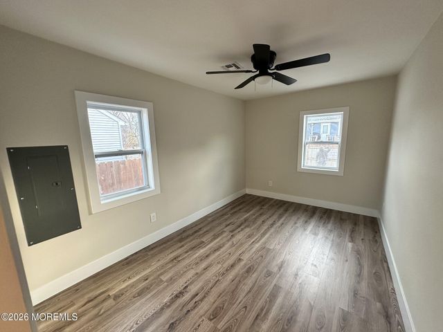 888 State Route 35, Laurence Harbor, NJ 08879