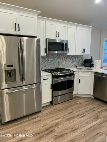 888 State Route 35, Laurence Harbor, NJ 08879