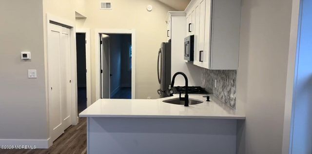 888 State Route 35, Laurence Harbor, NJ 08879