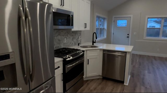 888 State Route 35, Laurence Harbor, NJ 08879