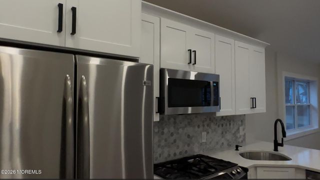 888 State Route 35, Laurence Harbor, NJ 08879