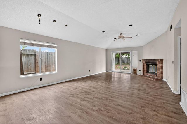 3812 Blackfoot Way, Antelope, CA 95843