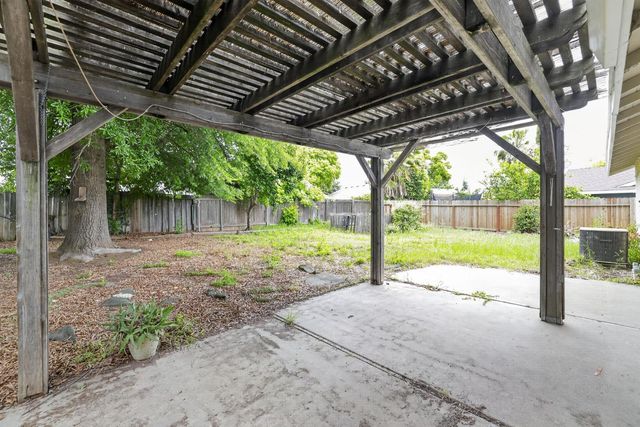 3812 Blackfoot Way, Antelope, CA 95843