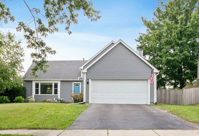 2201 Pontiac Circle, Naperville, IL 60565