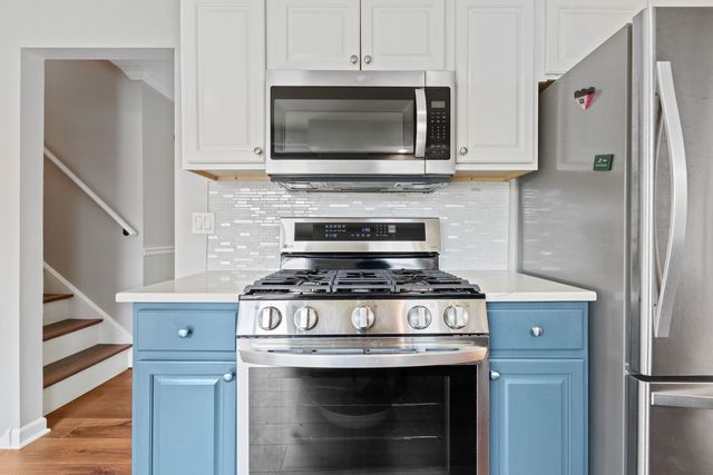 2201 Pontiac Circle, Naperville, IL 60565