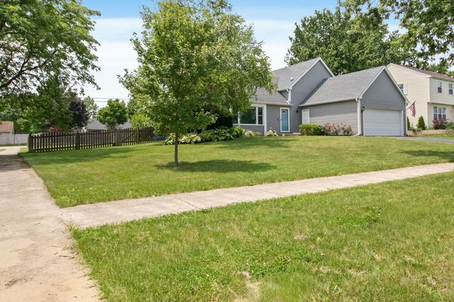 2201 Pontiac Circle, Naperville, IL 60565