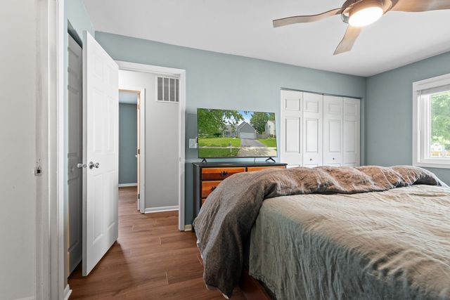 2201 Pontiac Circle, Naperville, IL 60565