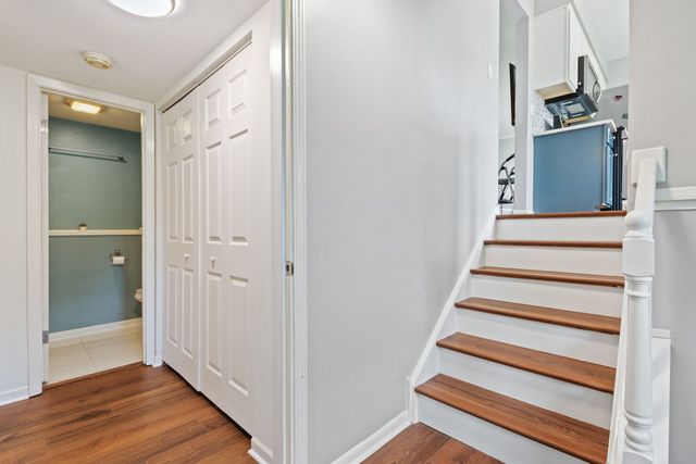 2201 Pontiac Circle, Naperville, IL 60565