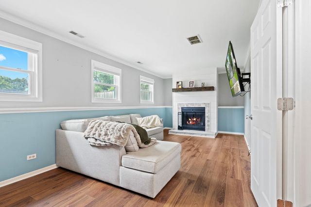 2201 Pontiac Circle, Naperville, IL 60565
