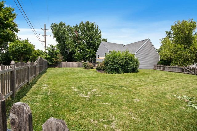 2201 Pontiac Circle, Naperville, IL 60565