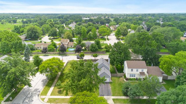 2201 Pontiac Circle, Naperville, IL 60565