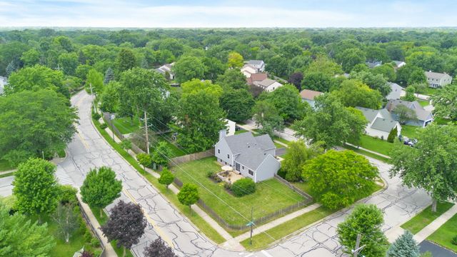 2201 Pontiac Circle, Naperville, IL 60565