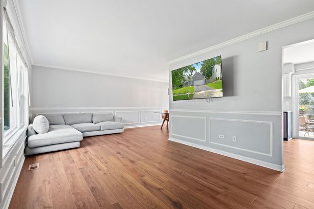 2201 Pontiac Circle, Naperville, IL 60565
