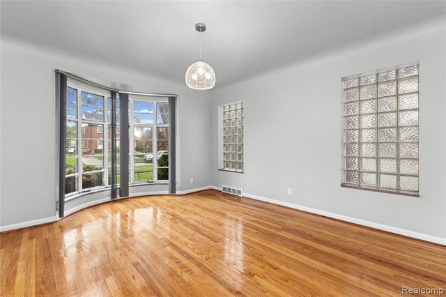 15515 Ashton Street, Detroit, MI 48223
