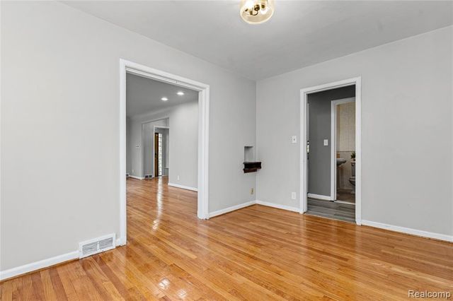 15515 Ashton Street, Detroit, MI 48223
