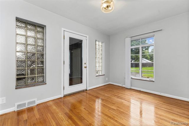 15515 Ashton Street, Detroit, MI 48223