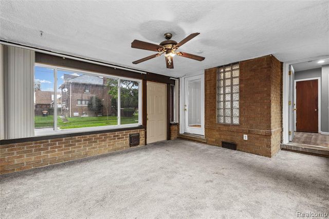 15515 Ashton Street, Detroit, MI 48223