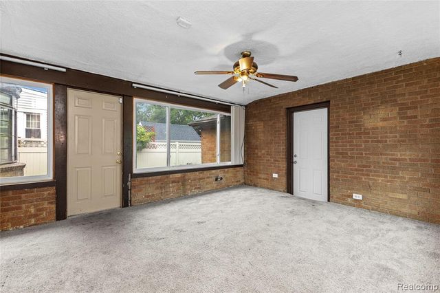 15515 Ashton Street, Detroit, MI 48223