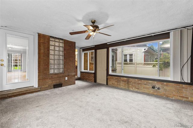 15515 Ashton Street, Detroit, MI 48223
