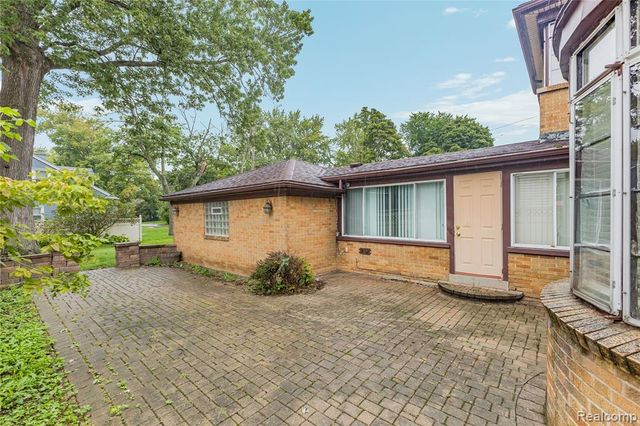 15515 Ashton Street, Detroit, MI 48223